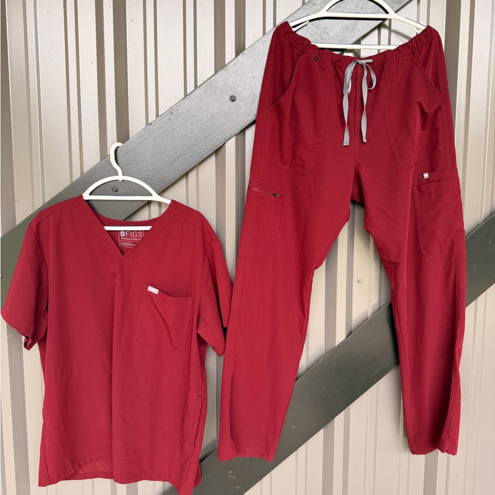 Men’s Figs Burgundy Scrub Set XL - Scrub Top and Scrub Bottom - Sold as Set